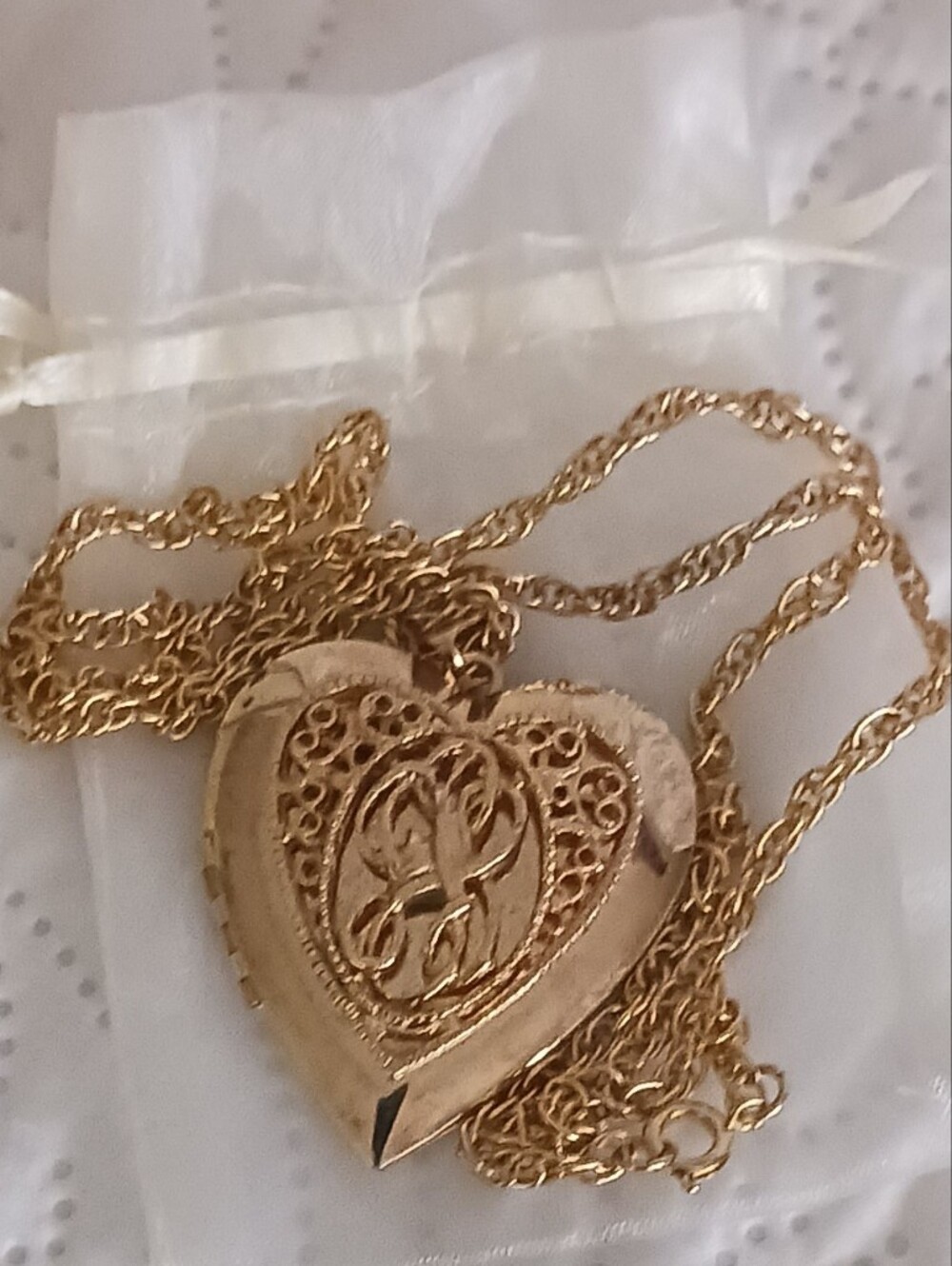 Vintage Heart Locket Golden Pendant Chain Necklace